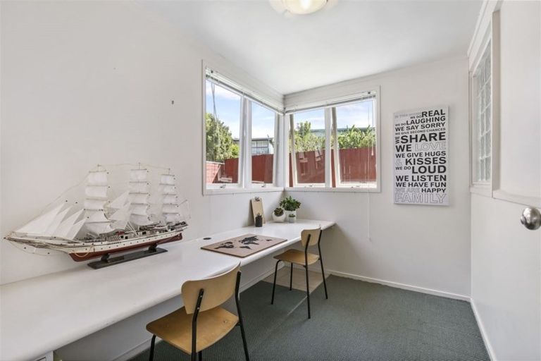 Photo of property in 98 Hillcrest Avenue, Hillcrest, Auckland, 0627