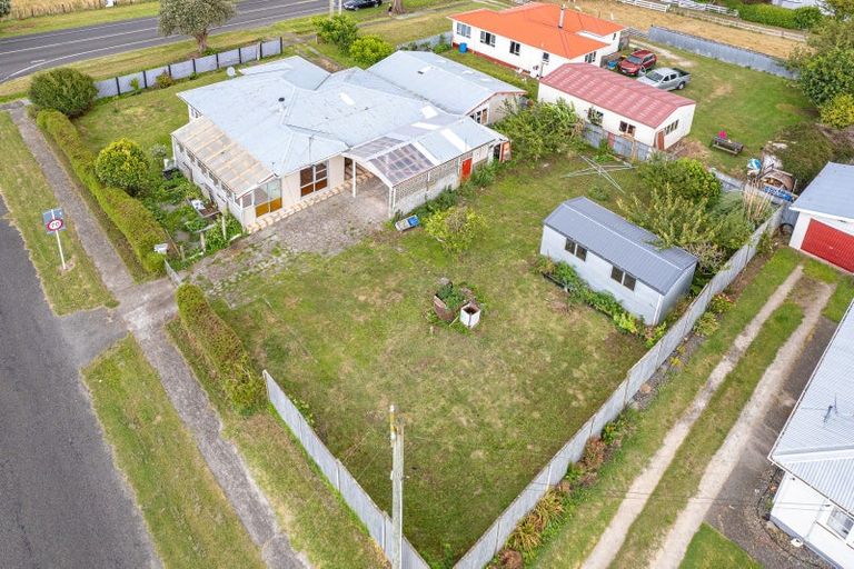 Photo of property in 104 Weraroa Road, Waverley, 4510
