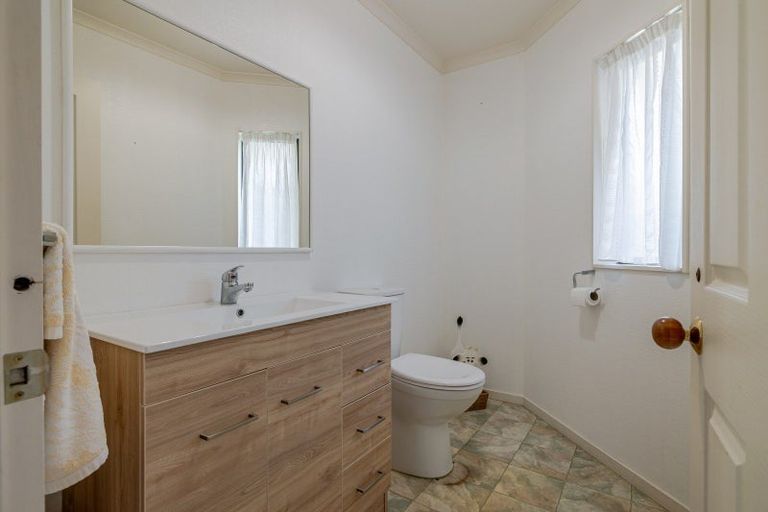 Photo of property in 8 Rothesay Place, Highbury, Palmerston North, 4412