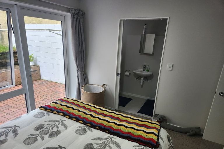 Photo of property in Pirie Street Townhouses, 32/35 Pirie Street, Mount Victoria, Wellington, 6011
