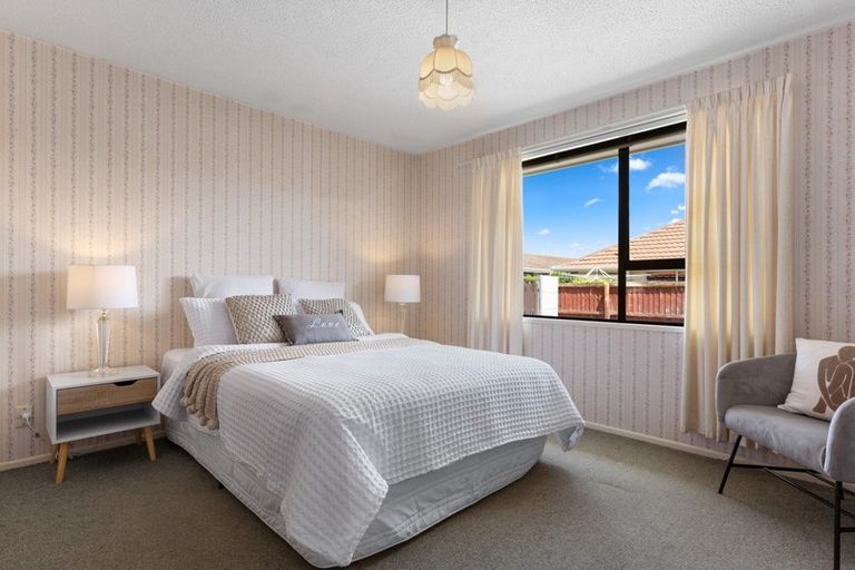 Photo of property in 1/8a Salford Avenue, Redwood, Christchurch, 8051