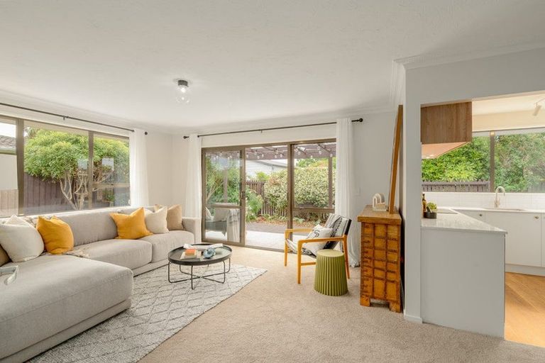 Photo of property in 1/52a Aorangi Road, Bryndwr, Christchurch, 8053