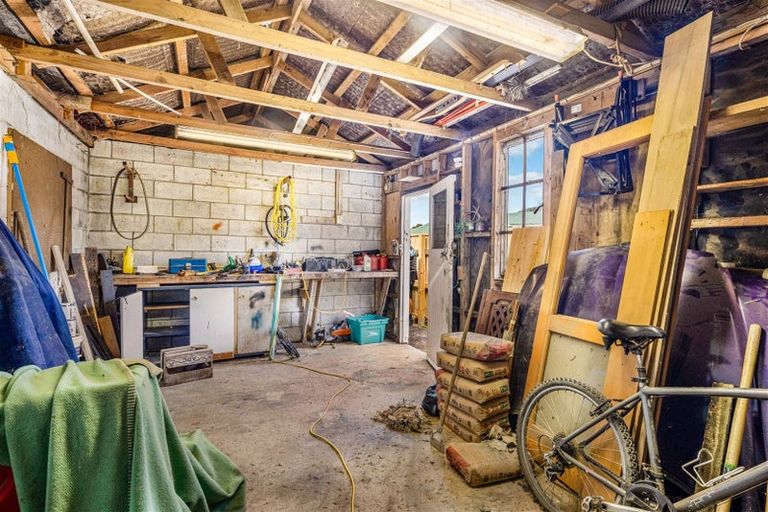 Photo of property in 21 Tarawera Road, Johnsonville, Wellington, 6037