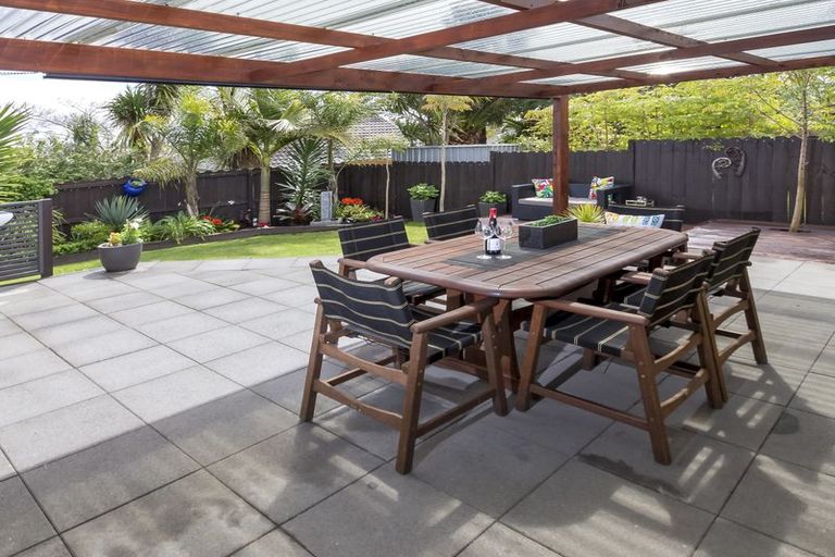 Photo of property in 2/4 Limerick Place, Dannemora, Auckland, 2016