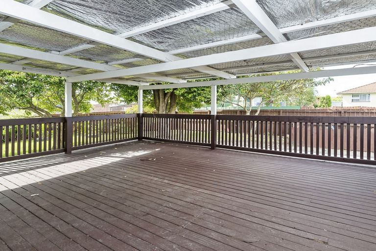 Photo of property in 2 Navigator Place, Papatoetoe, Auckland, 2025