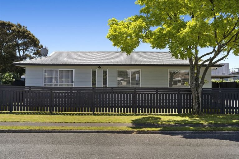 Photo of property in 19 Eversham Road, Mount Maunganui, 3116