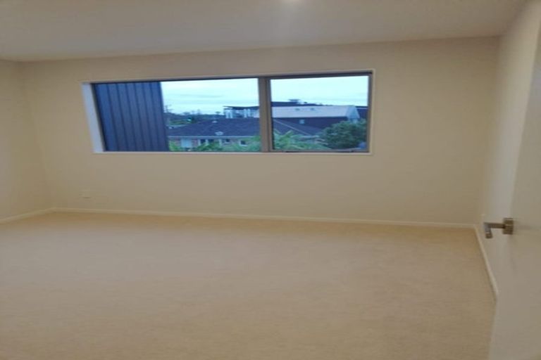 Photo of property in 4035c Great North Road, Glen Eden, Auckland, 0602