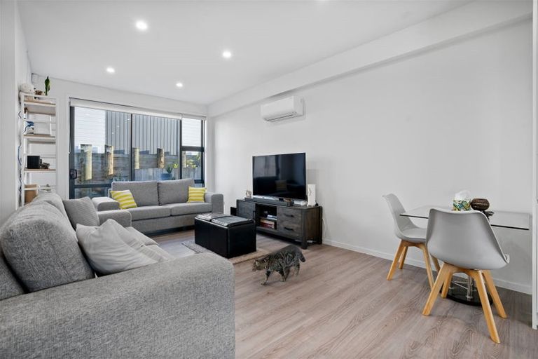 Photo of property in 10 Karoro Road, Flat Bush, Auckland, 2019