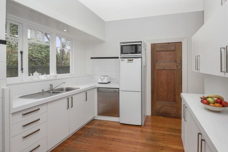 Photo of property in 12 Glandovey Road, Fendalton, Christchurch, 8052