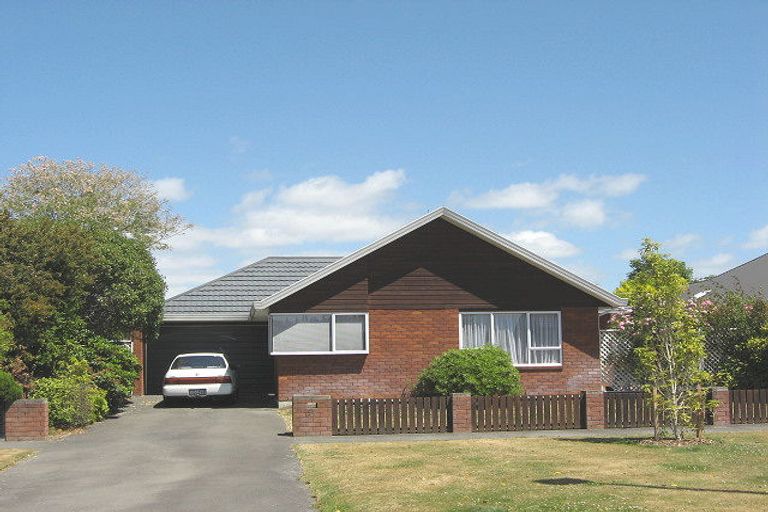 Photo of property in 34 Beauford Place, Parklands, Christchurch, 8083