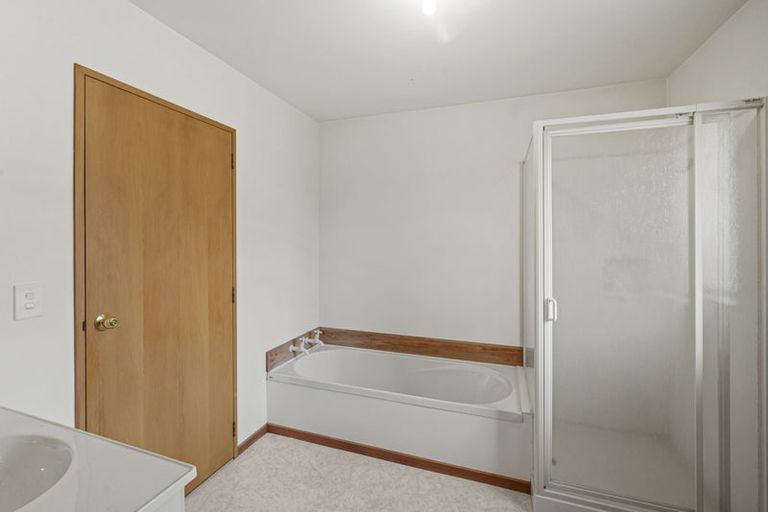 Photo of property in 2/9 Wittys Road, Avonhead, Christchurch, 8042