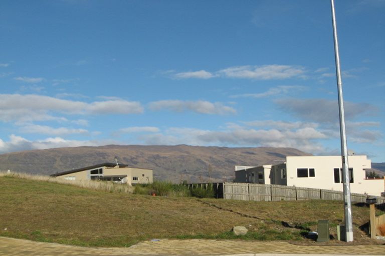 Photo of property in 10 Pearce Place, Wanaka, 9305