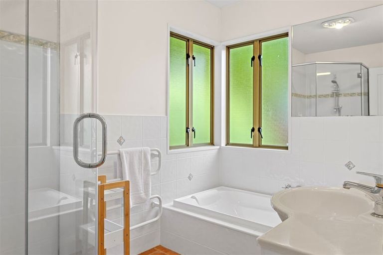 Photo of property in 124 Springfield Road, St Albans, Christchurch, 8014