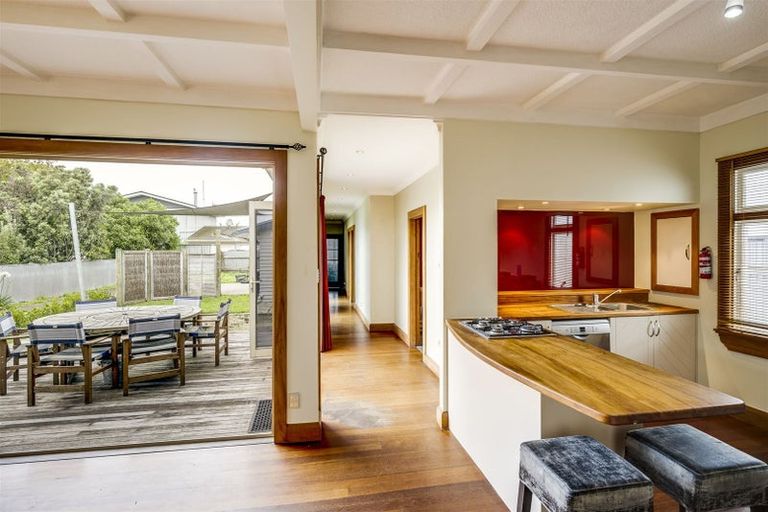 Photo of property in 9 Taradale Road, Marewa, Napier, 4110