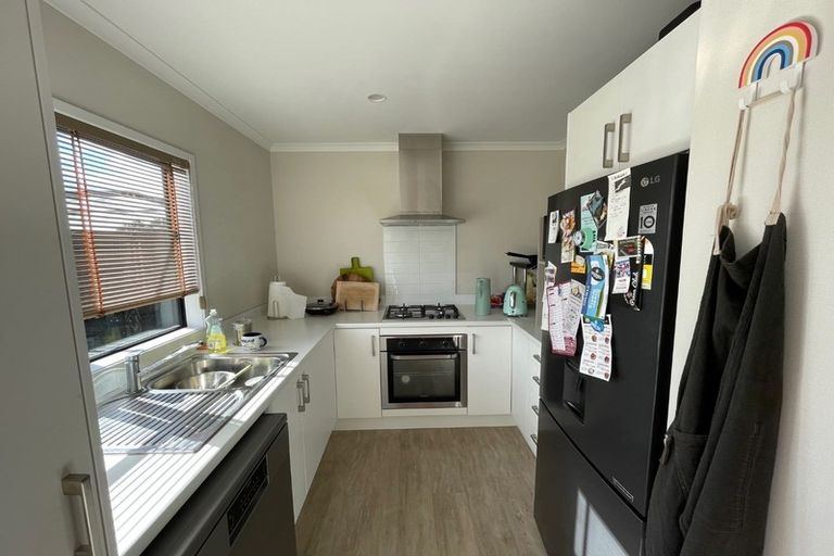 Photo of property in 12 Honour Road, Papakura, 2110