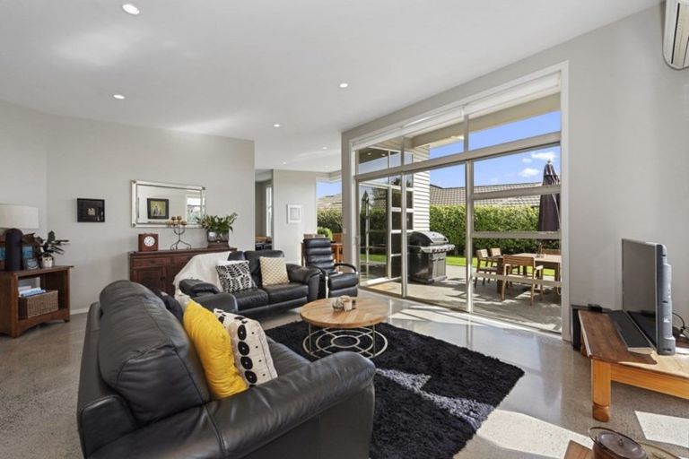 Photo of property in 5 Oldfield Court, Huntington, Hamilton, 3210