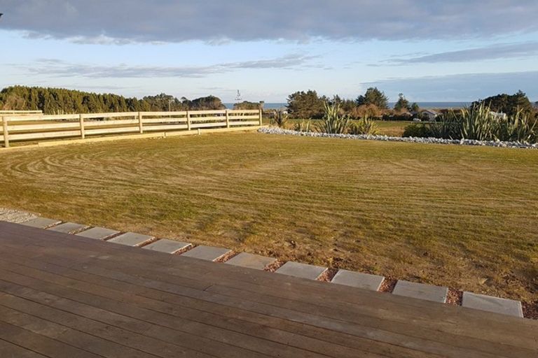 Photo of property in 14 Takutai Terrace, Ruatapu, Hokitika, 7883