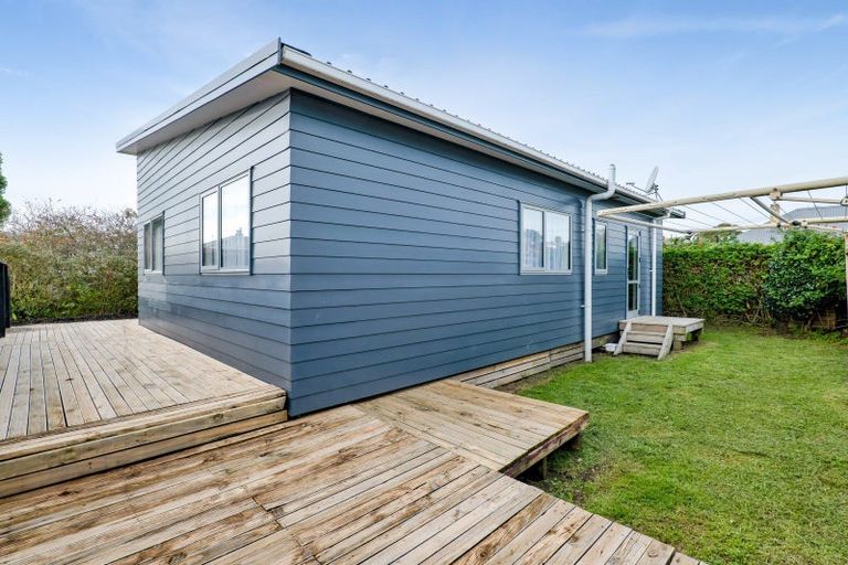 Photo of property in 15b Queens Road, Glen Avon, New Plymouth, 4312
