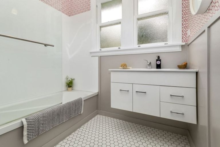 Photo of property in 28 Handyside Street, Tawa, Wellington, 5028