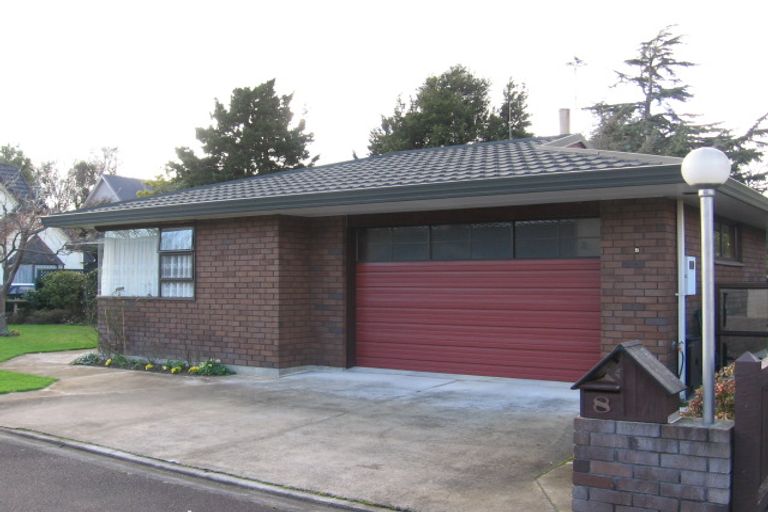 Photo of property in 8 Gregory Close, Palmerston North, 4414