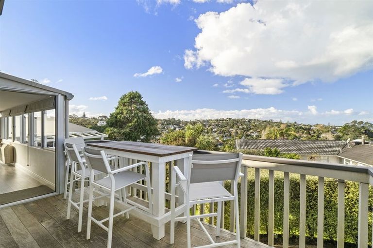 Photo of property in 10 Robin Lane, Browns Bay, Auckland, 0630