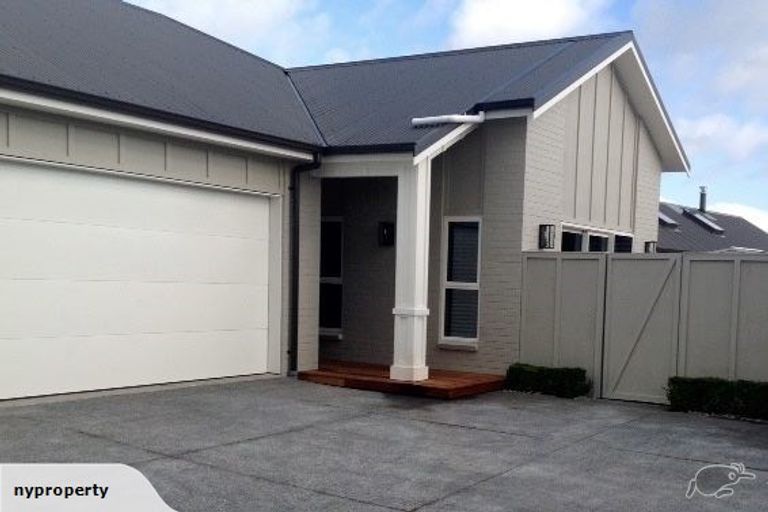 Photo of property in 35 Cassinia Close, Papamoa Beach, Papamoa, 3118