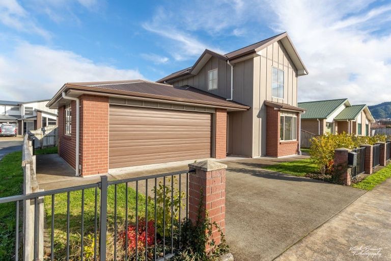 Photo of property in 1 Stephen Street, Trentham, Upper Hutt, 5018