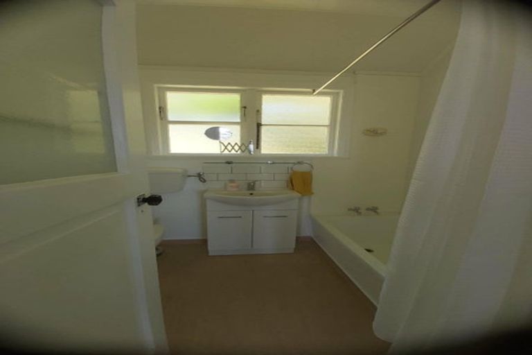 Photo of property in 84 Kinghorne Street, Strathmore Park, Wellington, 6022