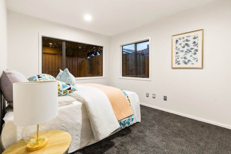 Photo of property in 45a Forrest Hill Road, Milford, Auckland, 0620