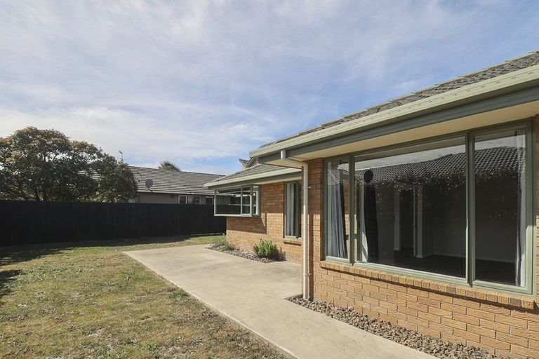 Photo of property in 2 Rue De La Mare, Parklands, Christchurch, 8083