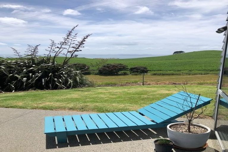 Photo of property in 3143 South Head Road, South Head, Helensville, 0874