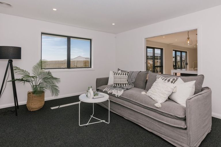 Photo of property in 5 Corsica Court, Fitzherbert, Palmerston North, 4410