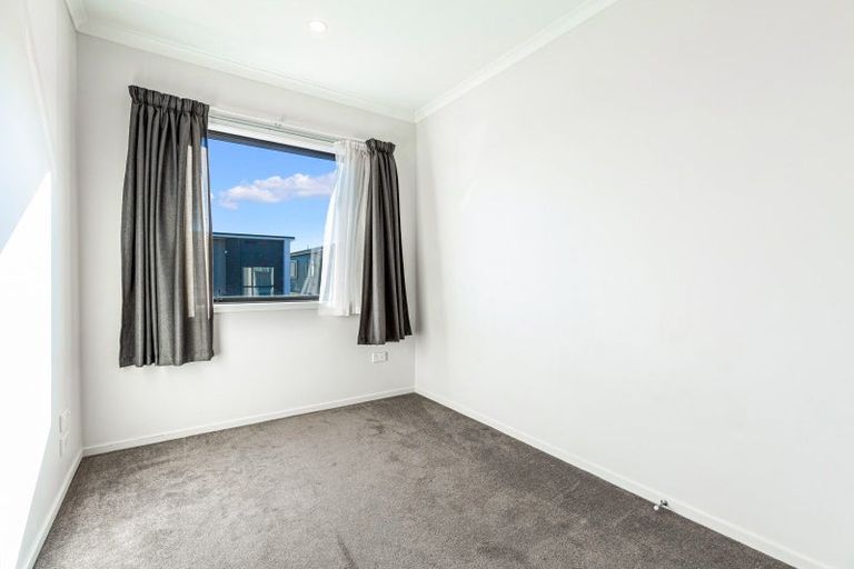 Photo of property in 5 Pukewhero Rise, Westgate, Auckland, 0614