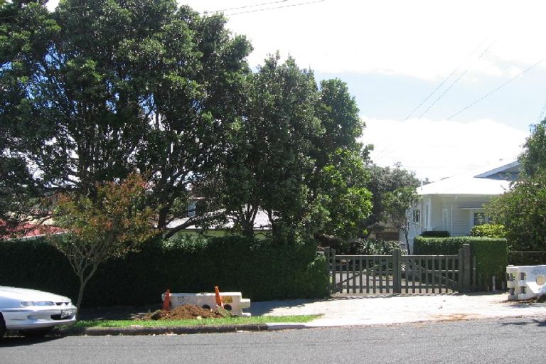 Photo of property in 32 Forbes Street, Onehunga, Auckland, 1061