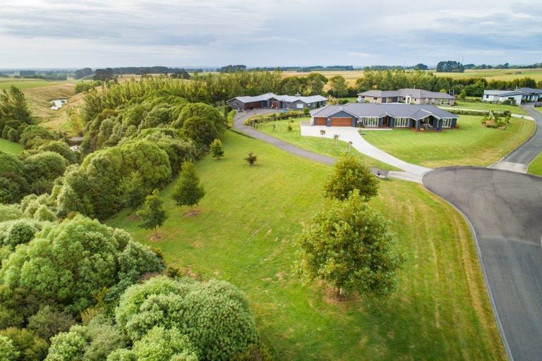 Photo of property in 21 Loveston Lane, Kelvin Grove, Palmerston North, 4470