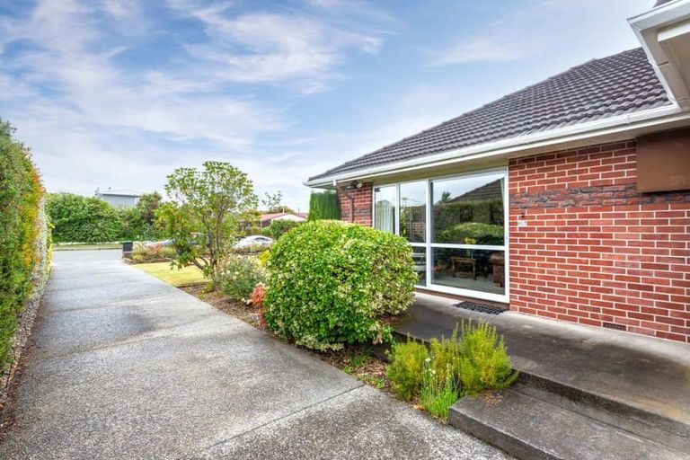 Photo of property in 15 Manuka Street, Mairehau, Christchurch, 8013
