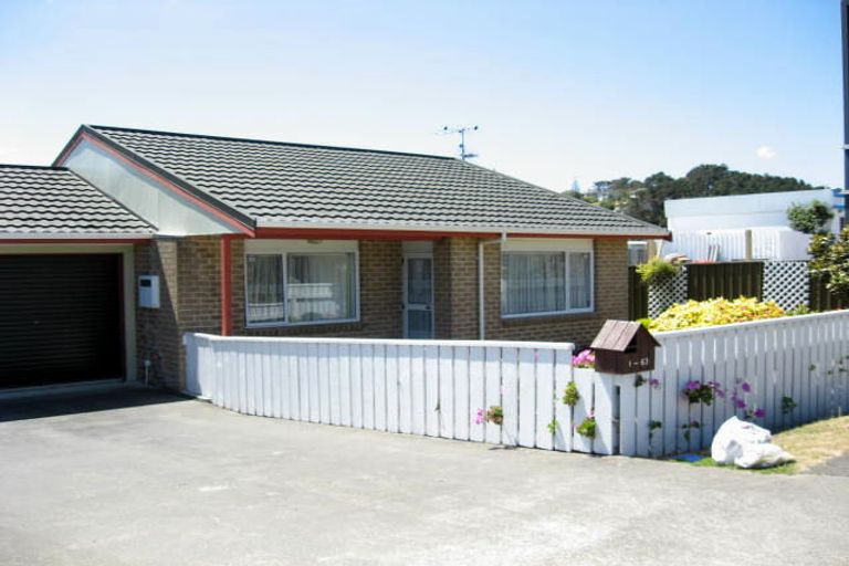Photo of property in 2/63 Main Road, Titahi Bay, Porirua, 5022