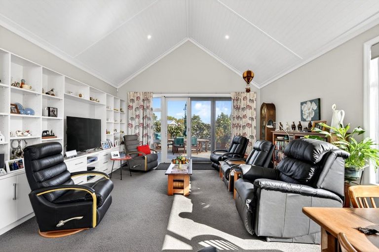 Photo of property in 13 Tarata Grove, Lansdowne, Masterton, 5810