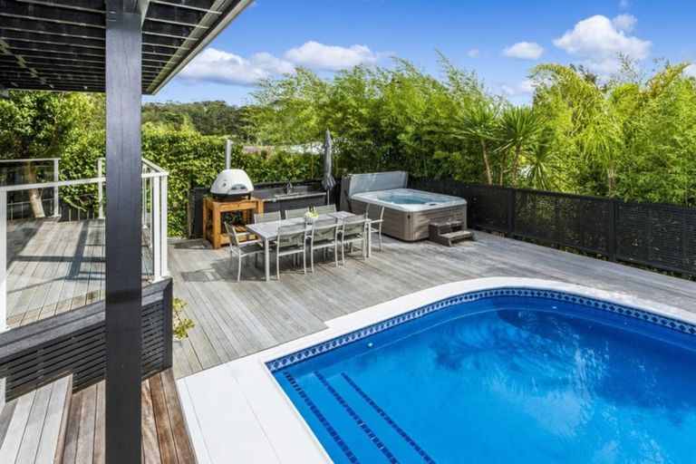 Photo of property in 2/65 Park Rise, Campbells Bay, Auckland, 0630