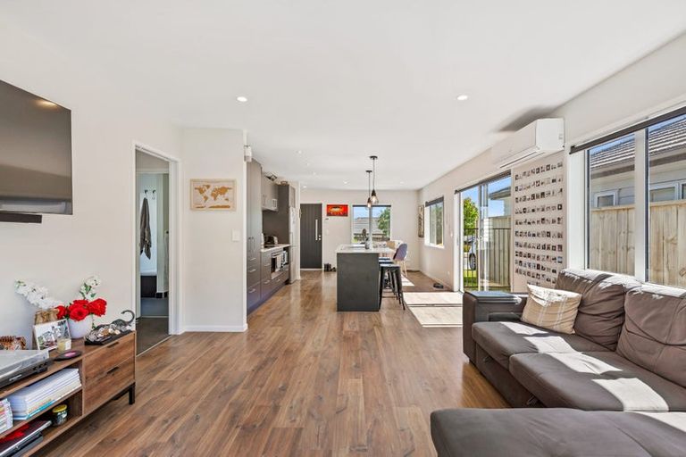 Photo of property in 48 Accolage Boulevard, Kumeu, 0810