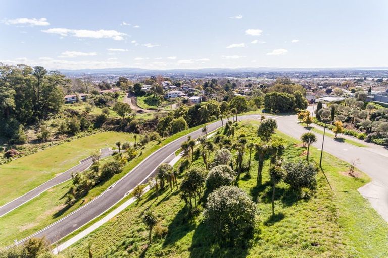 Photo of property in 14 Burbury Ridge, Havelock North, 4130