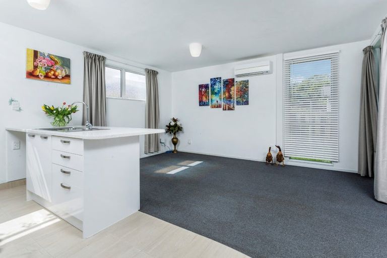 Photo of property in 44a Waverley Avenue, Glenfield, Auckland, 0629