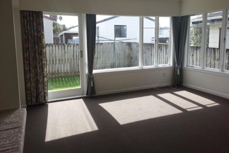 Photo of property in 1/31 Solveig Place, Randwick Park, Auckland, 2105