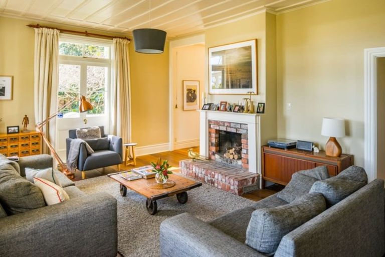 Photo of property in 17 Kowhai Street, Eastbourne, Lower Hutt, 5013