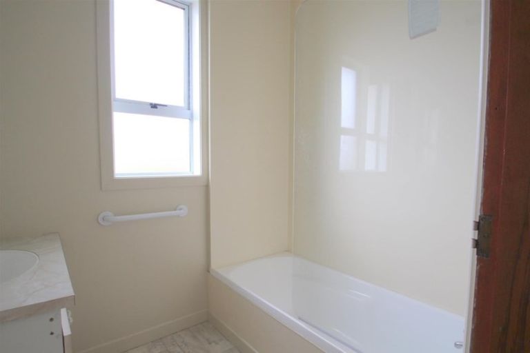 Photo of property in 15 Edwin Street, Gore, 9710