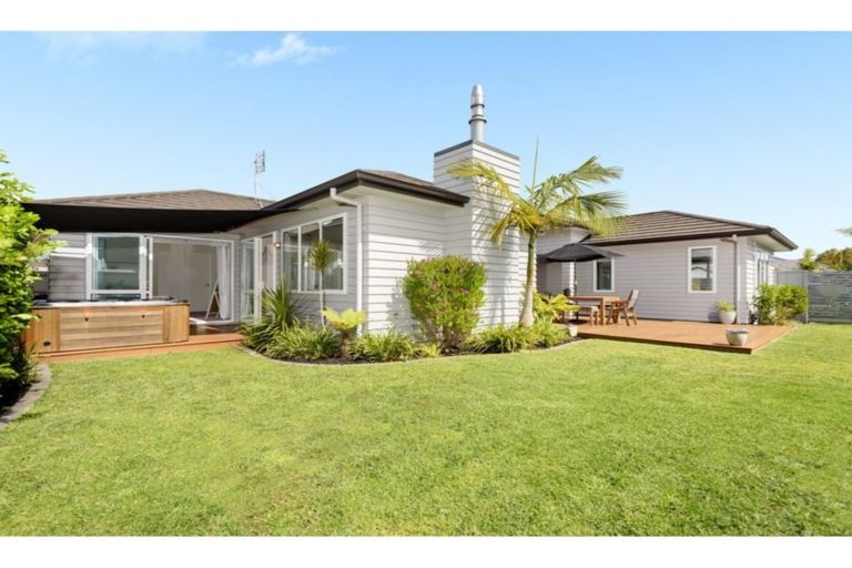 Photo of property in 45 Oceania Sands Way, Papamoa Beach, Papamoa, 3118