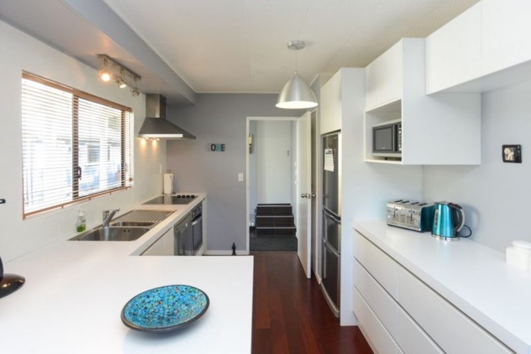 Photo of property in 4 Toop Street, Havelock North, 4130