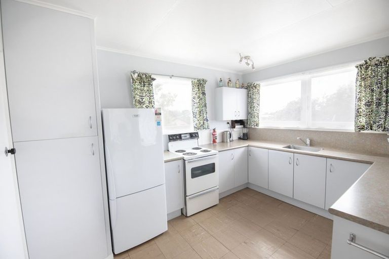 Photo of property in 5 Gillies Crescent, Waimarama, Havelock North, 4294