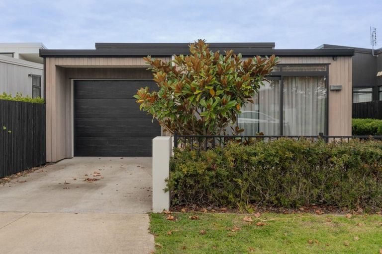 Photo of property in 4 Leadership Crescent, Papakura, 2110