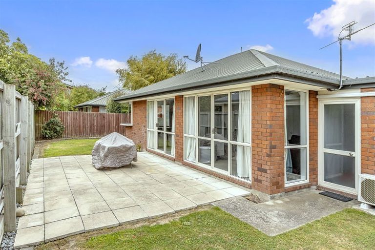 Photo of property in 2/332 Harewood Road, Bishopdale, Christchurch, 8053